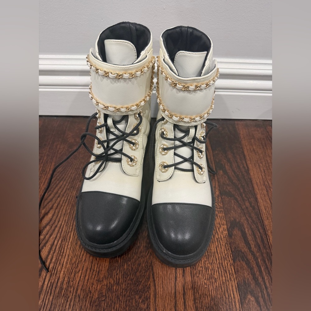 Women’s White and Black Chain-Trim Lace-Up Boots